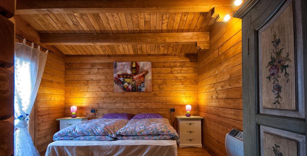 مبيت وإفطار Saracinesco Chalet Dei Parchi الغرفة الصورة