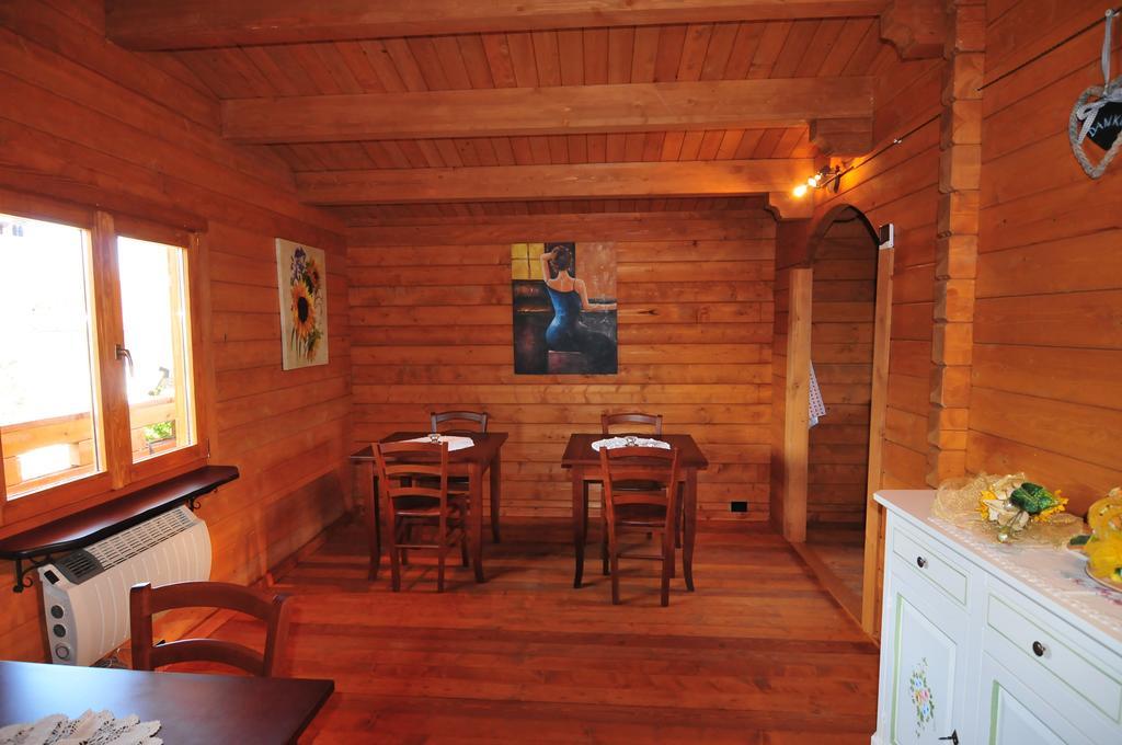 مبيت وإفطار Saracinesco Chalet Dei Parchi المظهر الخارجي الصورة