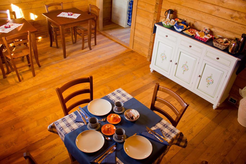 مبيت وإفطار Saracinesco Chalet Dei Parchi المظهر الخارجي الصورة