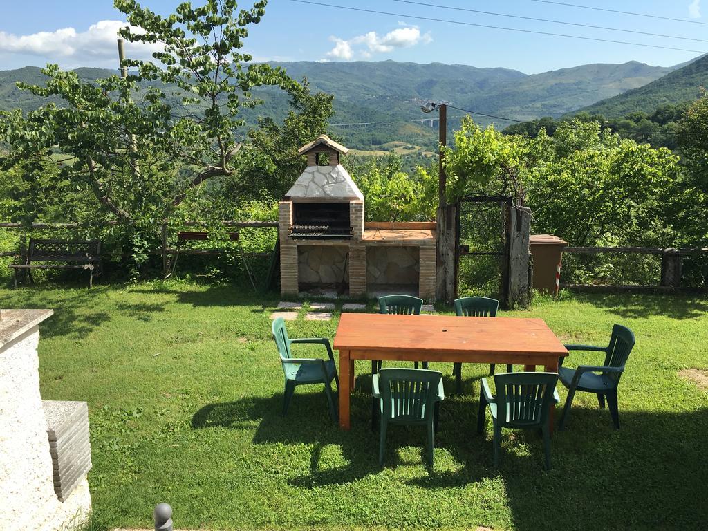 مبيت وإفطار Saracinesco Chalet Dei Parchi المظهر الخارجي الصورة
